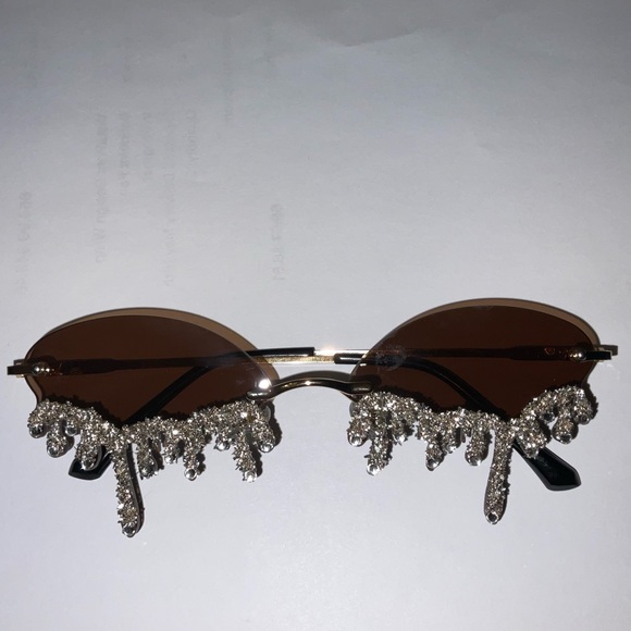 Gorgeous Teardrop Diamond Gold & Blingy Rimless Sunglasses! - Picture 6 of 7